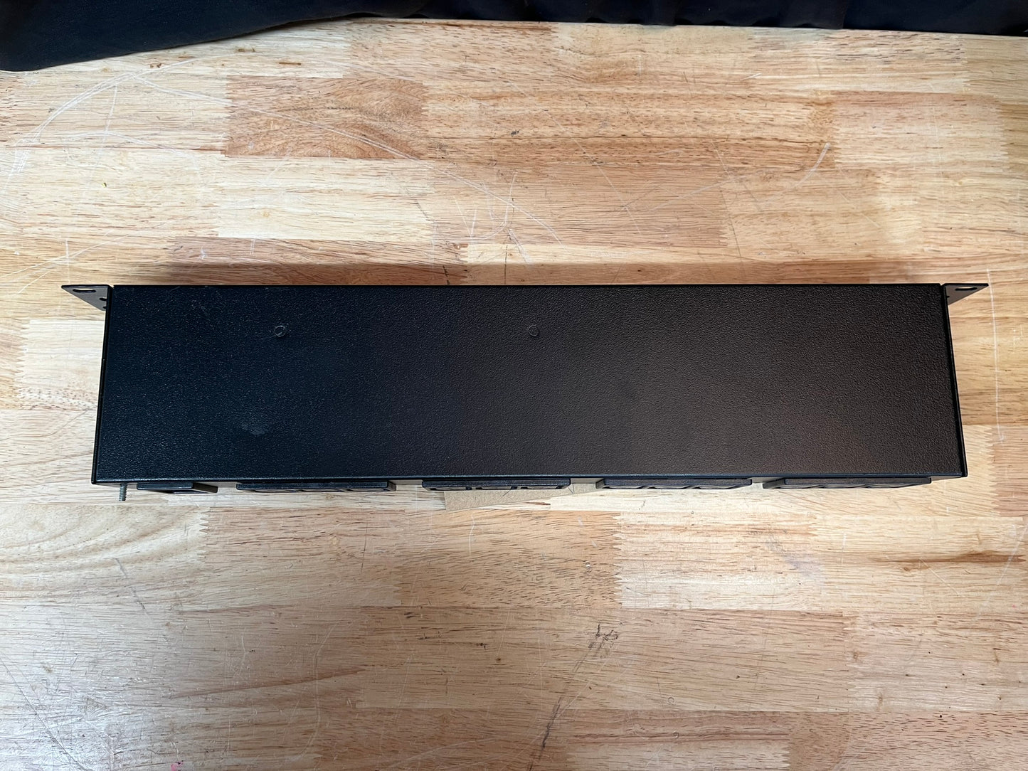 APC AP-9553 20A Power Distribution Unit