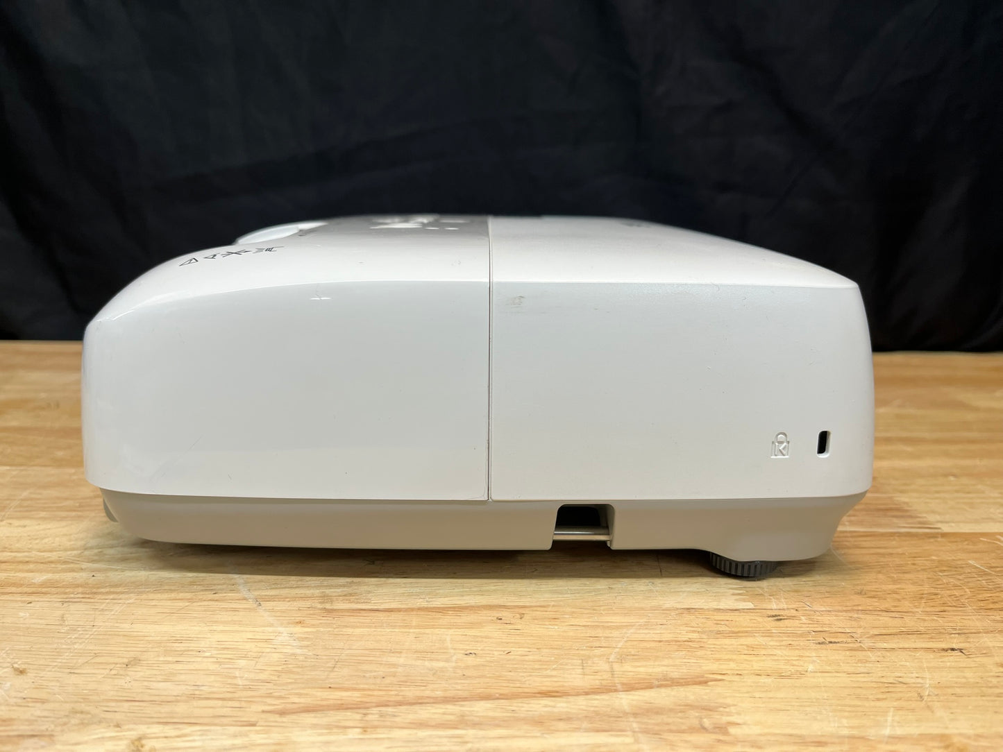 Epson EB-W6 Projector